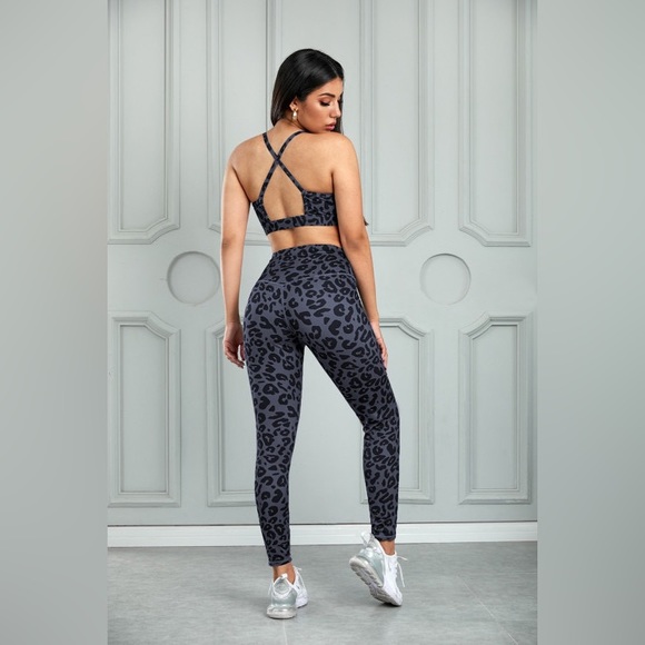 LAST ONE Sexy Grey Charcoal Leopard Print Activewear Set - Picture 5 of 7